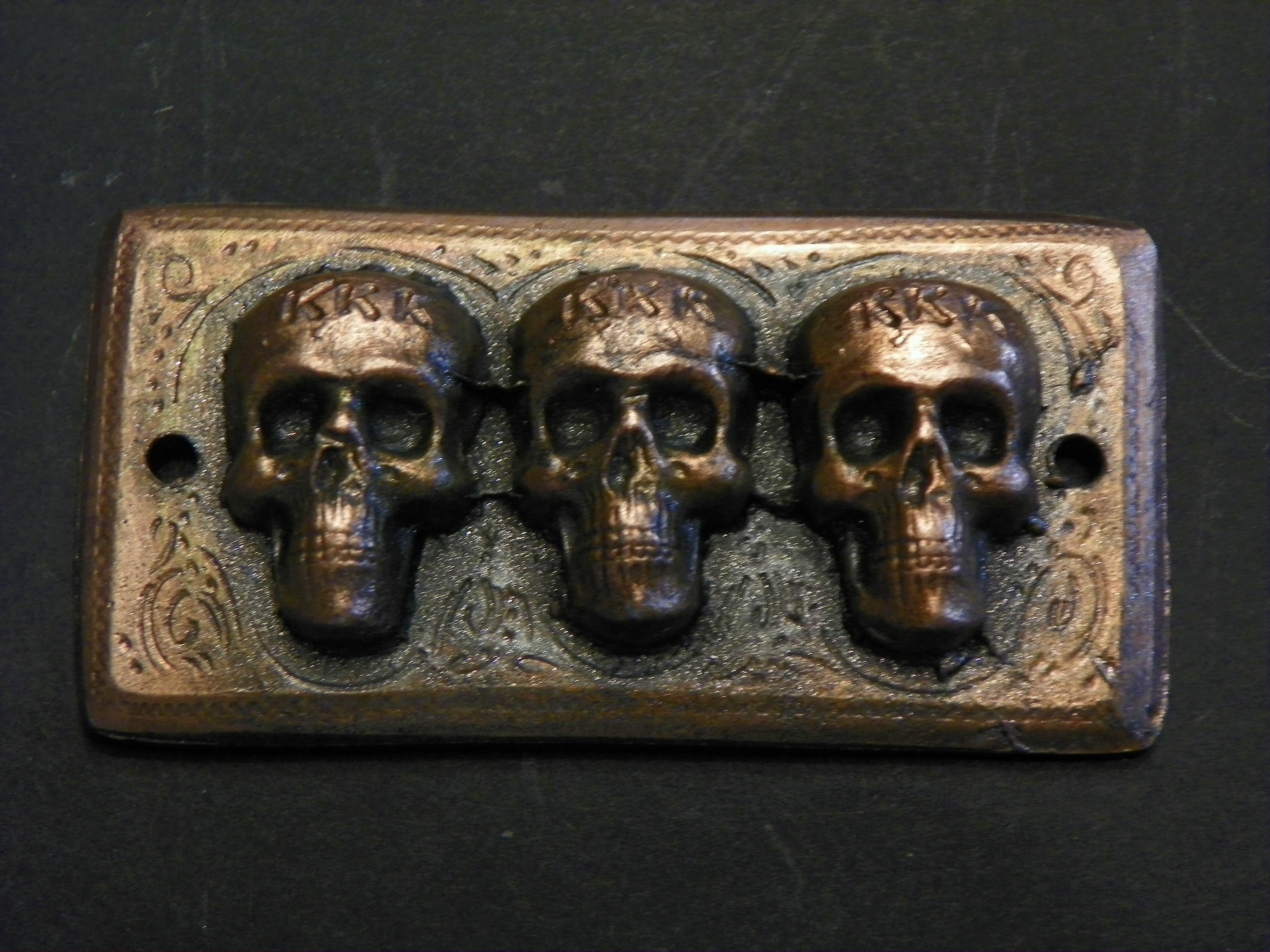 3 Skull Plate 1885